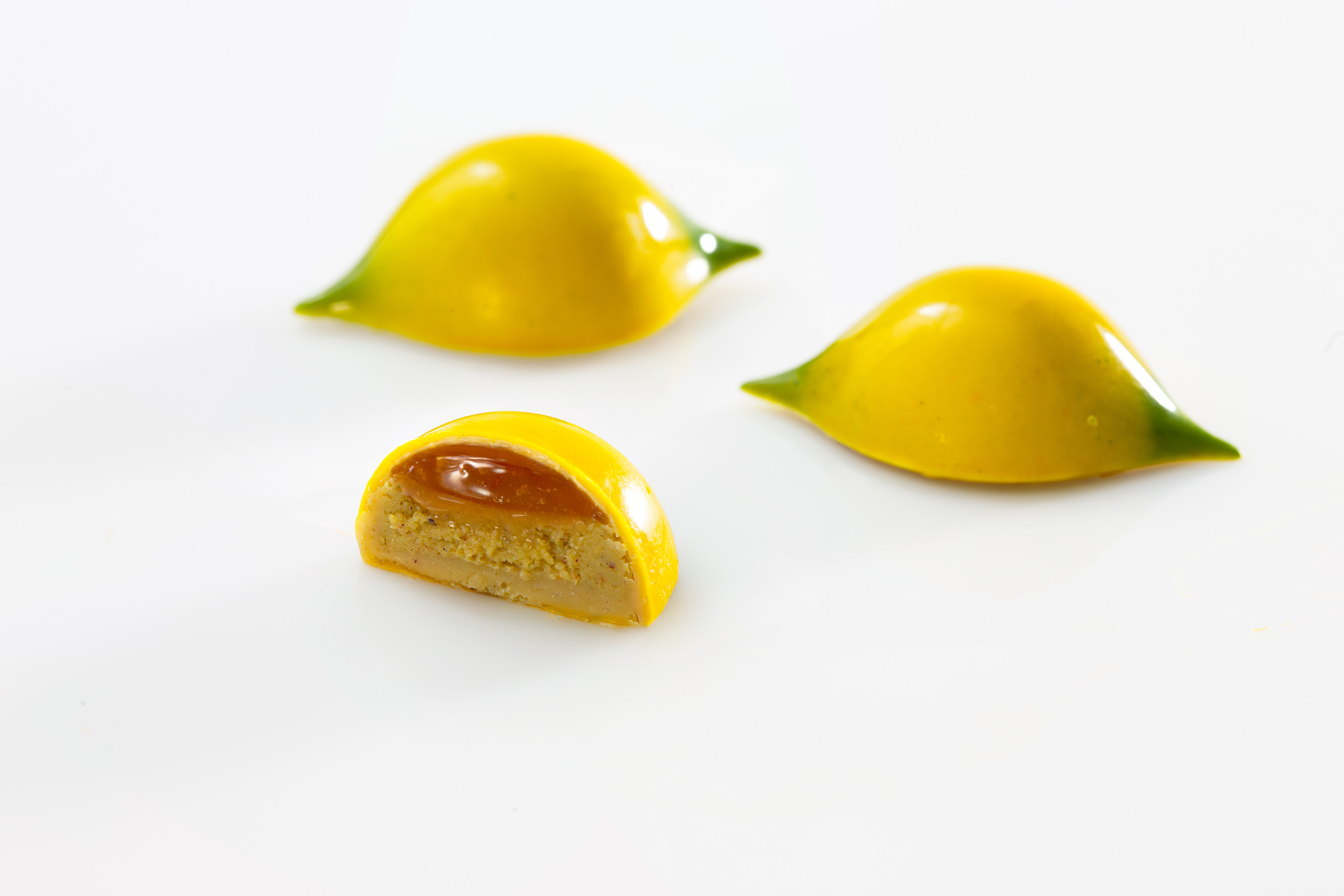 PRALINA LIMONE,YUZU E PISTACCHIO